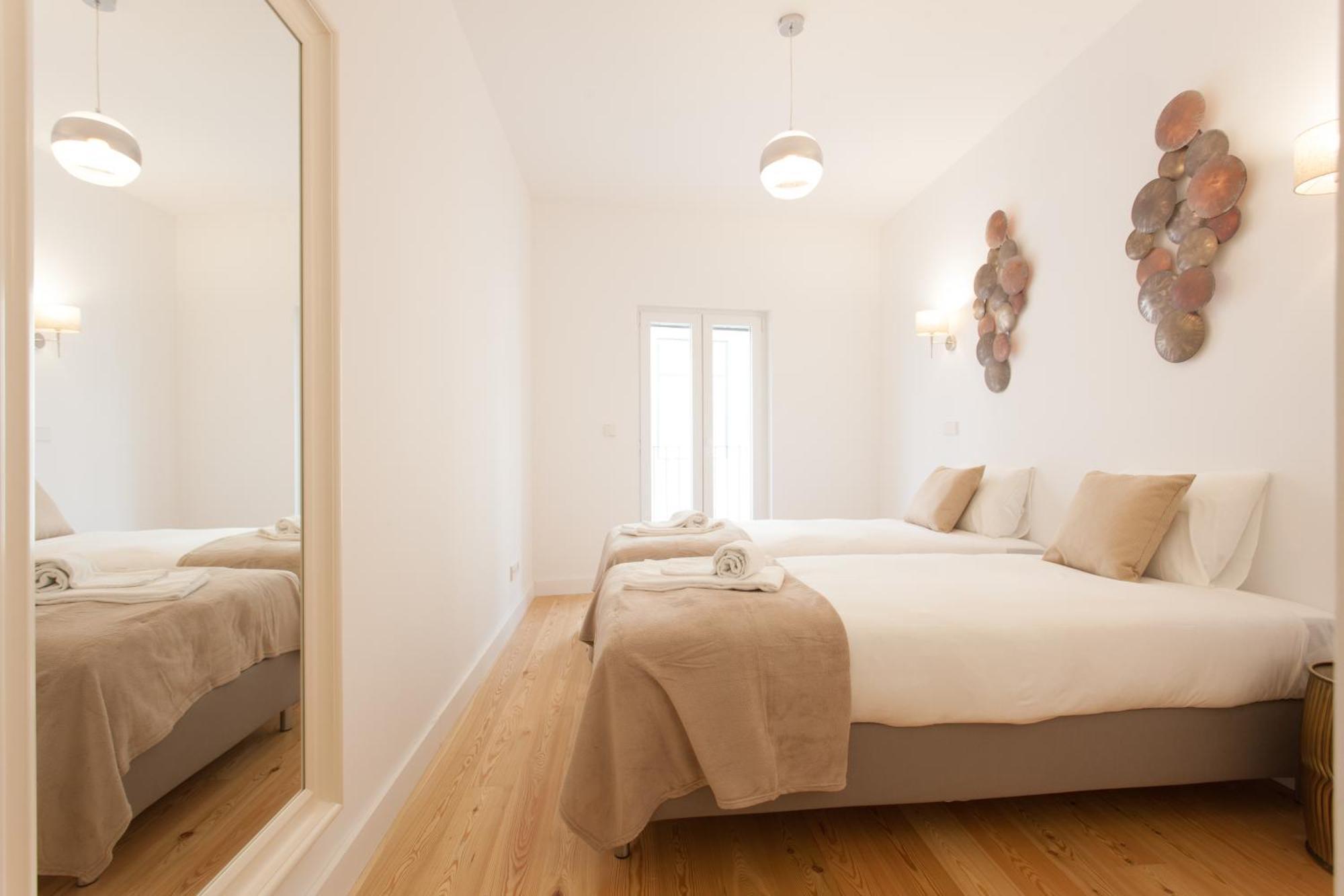 Mouraria Blue Three-Bedroom Apartment W/ Parking - By Lu Holidays Lisboa Eksteriør bilde