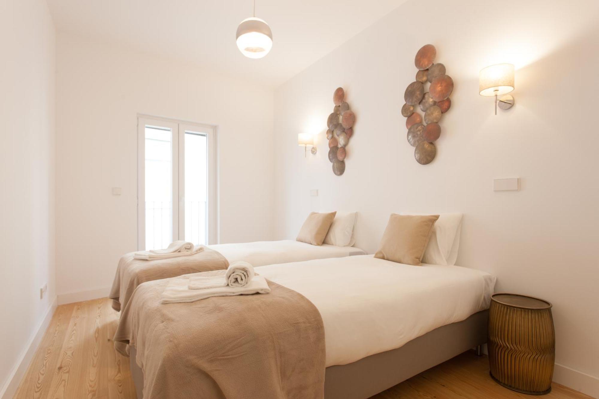 Mouraria Blue Three-Bedroom Apartment W/ Parking - By Lu Holidays Lisboa Eksteriør bilde
