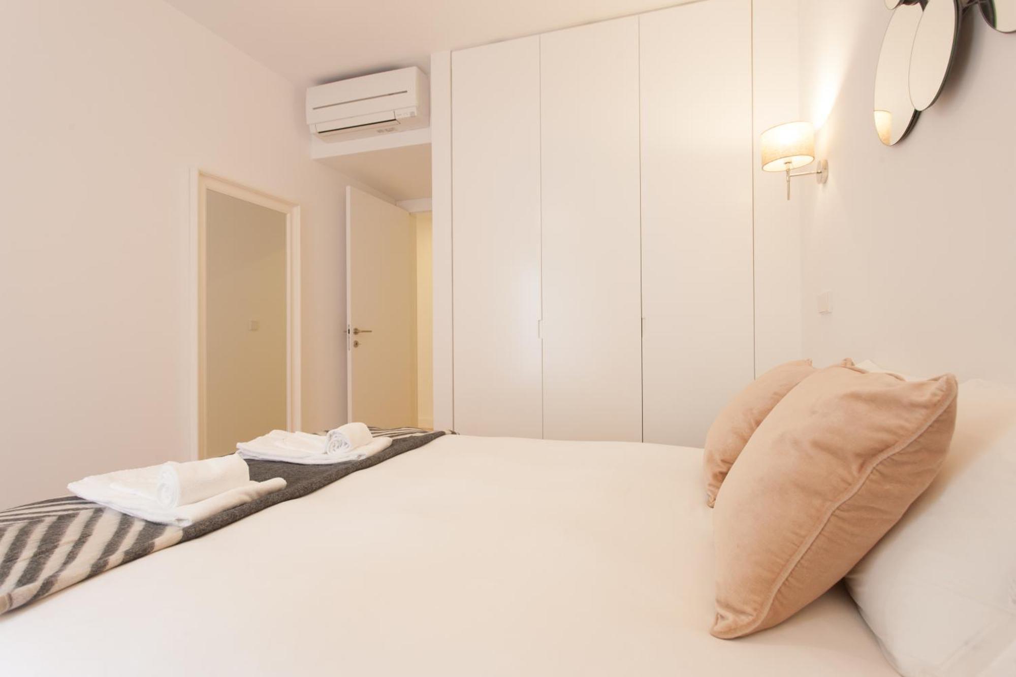 Mouraria Blue Three-Bedroom Apartment W/ Parking - By Lu Holidays Lisboa Eksteriør bilde